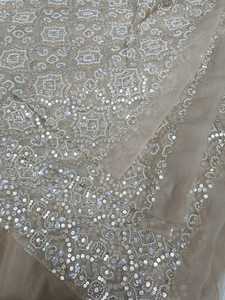 Tela de bordado Net Embroidery CutDana, ancho de 44 pulgadas, para usar en vestidos, saris, lehengas, etc. - Product Image 6