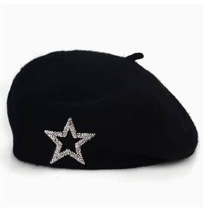 Gorro de lana con estrella de cinco puntas y diamantes de imitación para mujer, estilo pintor, cálido, de punto, informal, para uso diario al aire libre, nueva moda 2026 - Product Image 3