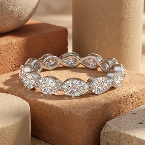 แหวนเพชรทรงมาร์คีส์แนวนอนแบบ Eternity Band - ทอง 9k, 14k, 18k - Product Image 1
