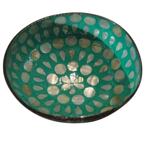 Vente en gros de bols en noix de coco gravés de haute qualité, durables, uniques, artisanaux, polis, écologiques, modernes et élégants - Product Image 2