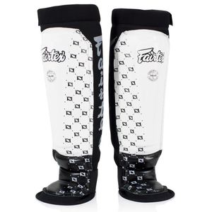 Protections de tibia Fairtex SP6 en néoprène léger pour MMA - Ajustement universel Blanc-Noir - Product Image 1