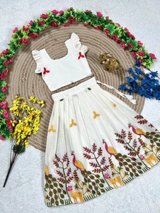 Presentamos Nuestra Colección 2026: Chaniya Choli de Fiesta para Niñas, Diseño Ligero con Estampado Floral de Seda Georgette - Product Image 4