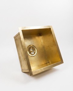 Évier de bar en laiton non laqué, martelé, fait main, à cuve unique, à encastrer sous plan, pour préparation culinaire - Product Image 1