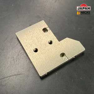 บริการงานกลึง CNC ความแม่นยำสูง ชิ้นส่วนพลาสติกแบบกำหนดเองตามสั่ง OEM ราคาประหยัด คุณภาพดี - Product Image 1