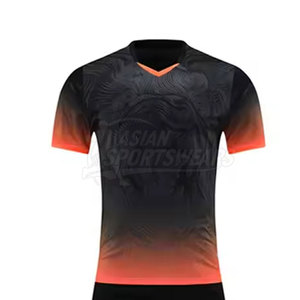 Ensemble d'uniformes de football durables et abordables avec tissu à séchage rapide, conçu pour un confort amélioré et une meilleure évacuation de la transpiration pendant les matchs - Product Image 4