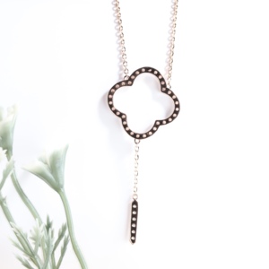 Collar de lujo con colgante de trébol de cuatro hojas con diamantes en oro rosa, brillante, para mujer, joyería fina. - Product Image 2