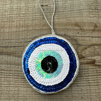 Handgemaakte zijden hangdecoratie Fleur-de-Lis, blauw-gouden borduurwerk, traditioneel vintage decoratief wand- of boomdecor, Frans symboolontwerp