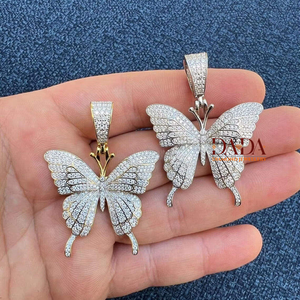 Nuevo Conjunto de Collar con Colgante de Mariposa, Diseño de Alas Brillantes, Joyería para Mujer, Colección de Regalos de Moda Personalizados - Product Image 3