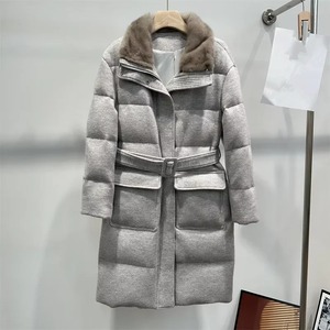 Manteau d'hiver classique pour femme avec col en fourrure de mouton, ceinture, couleur unie, manches longues, chaud et épais - Product Image 4
