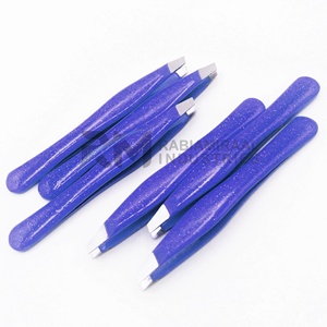Pinza para cejas RMI de color azul oscuro con brillo y punta plateada, pinza de acero inoxidable con punta angular. - Product Image 5