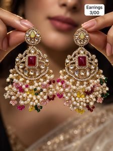 Boucles d'oreilles pendantes ethniques en laiton Kundan, motif floral, avec perles et cristaux, bijoux pour mariage et fête - Product Image 1