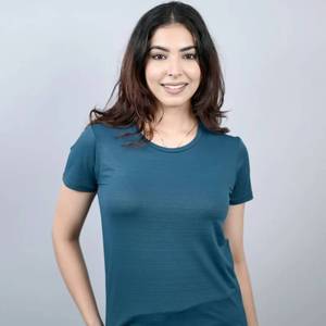 เสื้อยืดผ้าฝ้ายสำหรับผู้หญิง สีพื้น เนื้อผ้านุ่ม น้ำหนักเบา ระบายอากาศได้ดี ทรงปกติ สวมใส่สบายสำหรับทุกวัน - Product Image 4