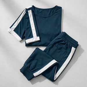Ensemble de survêtement pour femme bleu marine à manches courtes, col rond, couleur unie, léger, respirant, décontracté, avec poches latérales - Product Image 4