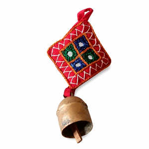 Carillon à vent en laiton contemporain GLOSSY TOUCH ART, motif fleur de lotus, avec 5 clochettes, décoration murale portable en métal - Product Image 4