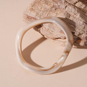Bracelet en résine pour femme, bijoux artisanaux en résine, style bohème, géométrique irrégulier, bracelet jonc en acrylique, rétro exagéré - Product Image 5