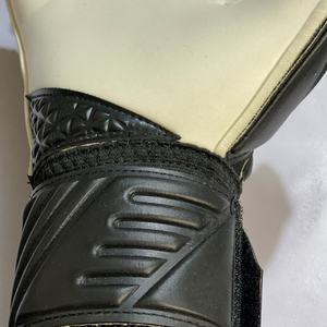 Guantes de Portero Profesionales de Látex Alemán con Palma Enrollada y Corte de Dedos, Guantes Deportivos con Logotipo Personalizado para Fútbol - Product Image 6