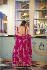 Lehenga de diseñador para fiestas y bodas, con bordado de lentejuelas e hilos, blusa sin coser y dupatta con adornos. - Product Image 4