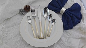 Juego de cubiertos metálicos más vendido, una elegante adición a cualquier mesa de comedor, bellamente elaborado por KHOOSI OVERSEAS. - Product Image 5