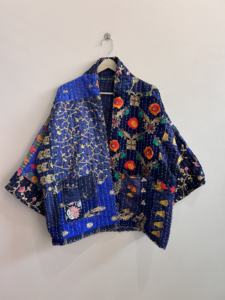 Veste courte en patchwork Kantha faite à la main pour femmes, manteau bohème vintage, veste matelassée - Product Image 2