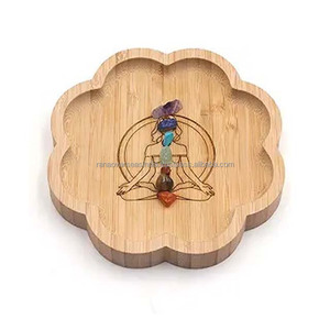 Placa de altar de madera hecha a mano, estilo floral con piedras preciosas de Chakra para velas, meditación y decoración a buenos precios de mayorista - Product Image 1