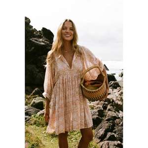 Vestido Mini Kyra Hecho a Mano de Alta Calidad en Color Albaricoque Rosado, Impreso con un Diseño Tradicional de Bloques Jaal - Product Image 1