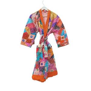 Bata estilo kimono japonés para damas, con estampado floral Kantha multicolor, chaqueta hecha a mano de algodón, bata corta de invierno con estampado y patchwork. - Product Image 3