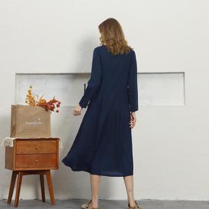 Robe maxi bleu marine premium à col rond et manches longues, style bohème, 100% lin, robe d'été décontractée pour femmes - Product Image 3