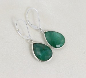 Pendientes de Plata con Esmeralda Natural en Forma de Pera, Joyería de Piedra de Nacimiento de Mayo, Estilo Lever-Back para Mujer - Product Image 2