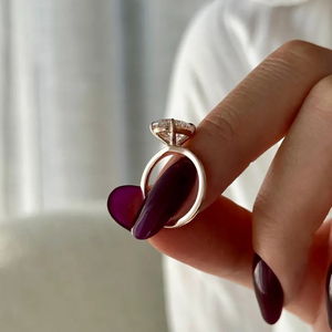 Anillo de Compromiso con Diamante Cultivado en Laboratorio, Corte Ovalado de 1 Quilate, Certificado por IGI, Engaste de Puntas, Oro de 10K, Claridad VS, Color EF, para Mujer - Product Image 3