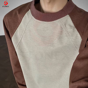 T-shirt Homme Oversize Personnalisé Streetwear à Manches Courtes avec Logo Personnalisé, Passepoil Contrastant et Logo Réfléchissant - Product Image 4
