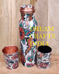 Harga Pabrik Botol Tembaga 950 ML <span class=keywords><strong>Set</strong></span> Botol Air Cetak dengan 2 Kaca 200 Ml Desainer Cetak Kustom Gabungan Less - Product Image 3