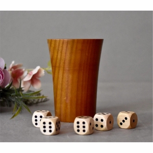 Copa para dados de cuero sintético de primera calidad al por mayor con tapa, forro de fieltro suave, silenciosa, para agitar dados, estuche de almacenamiento para juegos de póker y de mesa - Product Image 5