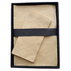 กระดาษพรีเมียม Lokta 10 แผ่นขนาด A4 พร้อมซองจดหมาย 5 ซอง บรรจุในกล่องที่เข้าชุดกัน - Product Image 1