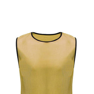 Maillots d'entraînement de football en mesh en gros avec logo personnalisé, gilets de sport à marque privée, couleur unie, col ras du cou, pour hommes - Product Image 5