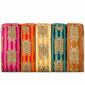 Tela de Algodón 100% Peinado, Ligera, Transpirable, Absorbente de Humedad, Ecológica y Orgánica con Estampado Animal de Le Souvenirs - Product Image 1