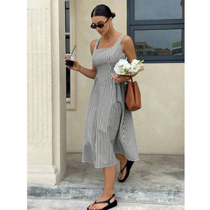 Robe décontractée pour femme, robes douces personnalisables pour femme, disponibles en différentes tailles, options de tissus, couleur personnalisée, col rond, moderne - Product Image 3