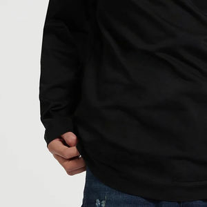 T-shirt pour garçons à manches longues, matière respirante et ajustable de haute qualité, avec design de logo personnalisé / design élégant et tendance - Product Image 3