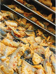 Proveedor de Piel de Pescado Crujiente con Huevo Salado de Marca Privada, Bolsas Selladas al Vacío y Cajas al por Mayor - Product Image 5