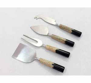 Ensemble d'ustensiles à fromage en acier inoxydable, 4 pièces, manches en bois, outils de service, sans danger pour les aliments, lavage à la main uniquement - Product Image 1