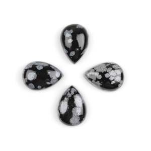 Vente en gros de cabochons en obsidienne flocon de neige naturelle, 10x14mm, forme poire, dos plat, calibrés, pierres précieuses en vrac pour la fabrication de bijoux - Product Image 1