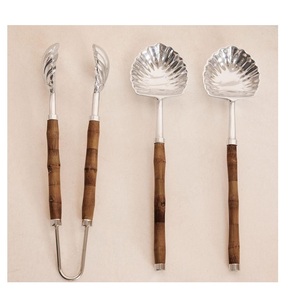 ชุดที่คีบและช้อนสลัดด้ามไม้ไผ่หรูหรา ดีไซน์เปลือกหอยเชลล์ ทำจากสแตนเลสสตีล ตกแต่งสไตล์ทะเล - Product Image 1