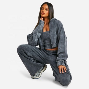 Vente en gros Acid Wash Fitness Ensemble deux pièces pour femmes lourdes Survêtement Jogging Pantalon de survêtement et Crop Ensemble à capuche - Product Image 4