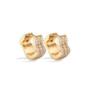 Pendientes de aro Huggie de plata de ley 925 y oro amarillo de 14K con diseño de ondas triples para mujer, delicados, con efecto de onda de agua y diamantes engastados en pavé. - Product Image 1