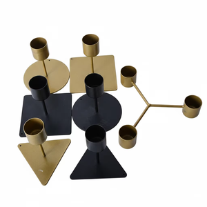 Juego de Portavelas Metálicos Modernos con Base Triangular, Candelabros Geométricos en Dorado y Negro para Decoración de Mesa, Venta al Por Mayor B2B - Product Image 2