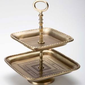 Soporte de Servicio de Dos Niveles de Latón Grabado a Mano Tradicional para Presentación en Mesas de Estilo Medio Oriente y Europeo - Product Image 3