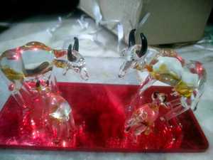 Handmade Glass Bullfight Statue for Office Decoration Tiny Glass World Brand Made in Rajasthan - Product Image 3