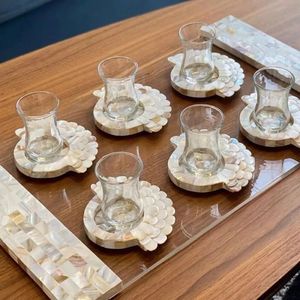 Posavasos rústicos hechos a mano con diseño floral de nácar y vasos de vidrio, juego de bandejas decorativas bohemias para fiestas y decoración. - Product Image 1