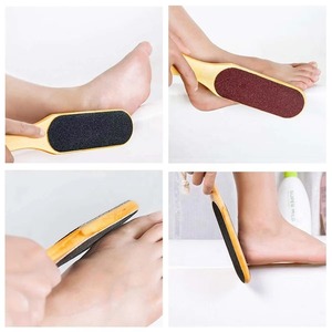 Lima de pies de acero inoxidable de doble cara con lima de esmeril para eliminar callosidades y piel dura, exfoliante para pedicura, personalizable - Product Image 4