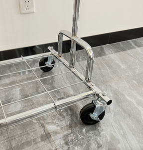 Porte-vêtements roulant robuste en acier inoxydable avec étagère inférieure en maille - Product Image 6