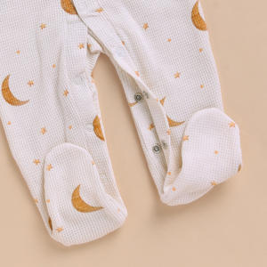 Pijama Enterizo de Bambú Orgánico de Primera Calidad con Elastano y Broches - Tiny Twinkle - Product Image 5